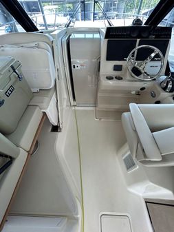 Boston-whaler 325-CONQUEST image