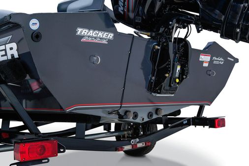 Tracker Pro Team 175 TF image