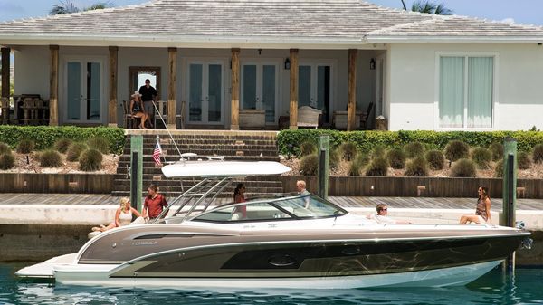 Formula 350 Crossover Bowrider