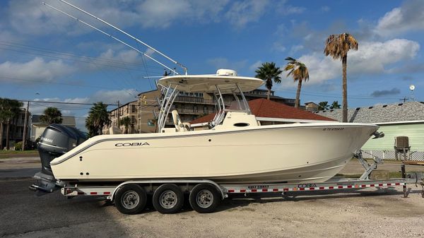 Cobia 296 Center Console 
