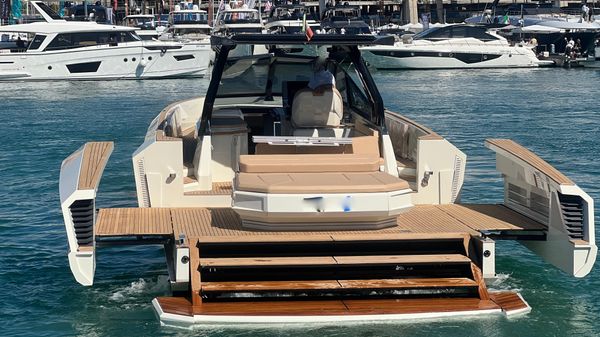 Evo Yachts R4 WA