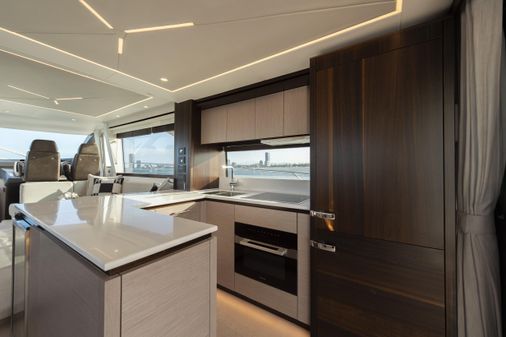 Sunseeker Manhattan 68 image