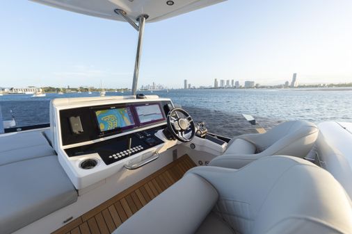 Sunseeker Manhattan 68 image