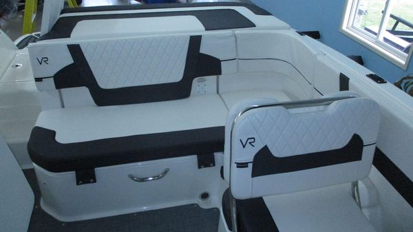 Bayliner VR6-BOWRIDER-I-O image