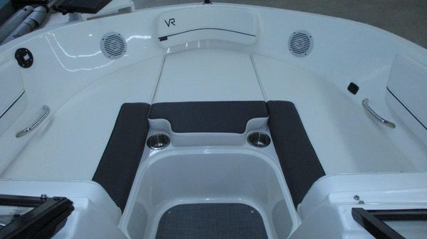 Bayliner VR6-BOWRIDER-I-O image