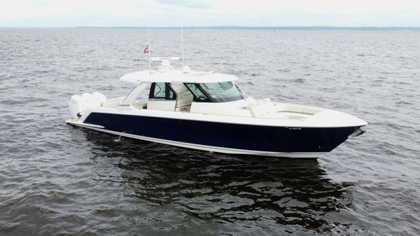 Tiara Yachts 48 LS 