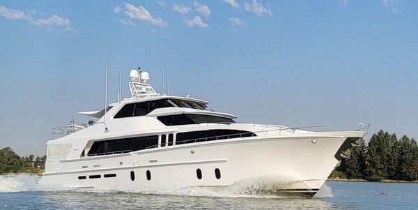 Cheoy Lee Motor Yacht Bravo Series image