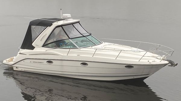 Monterey 320 Sport Yacht 