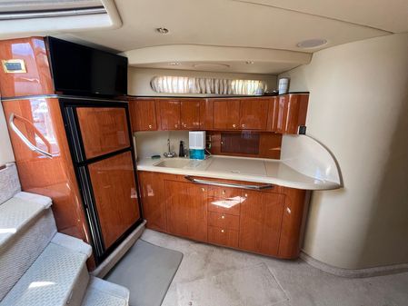 Sea Ray Express Cruiser 410 image