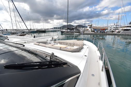 Fairline SQUADRON-68 image