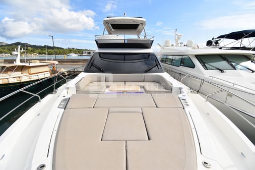 Fairline SQUADRON-68 image