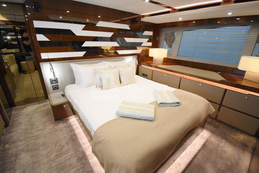 Fairline SQUADRON-68 image