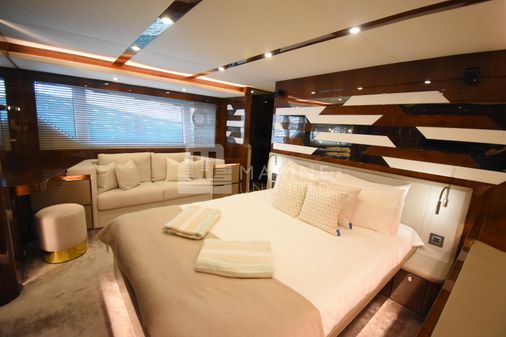 Fairline SQUADRON-68 image