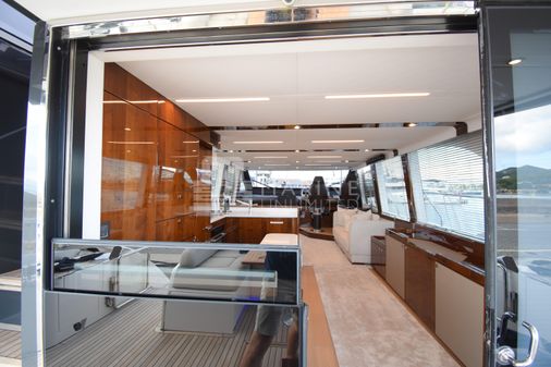 Fairline SQUADRON-68 image