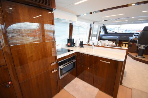 Fairline SQUADRON-68 image