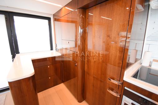 Fairline SQUADRON-68 image