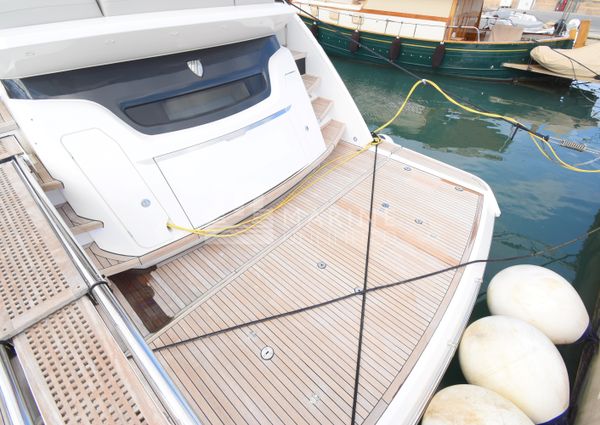 Fairline SQUADRON-68 image