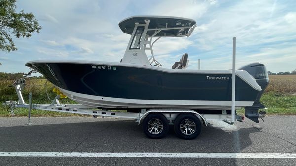 Tidewater 232 CC Adventure