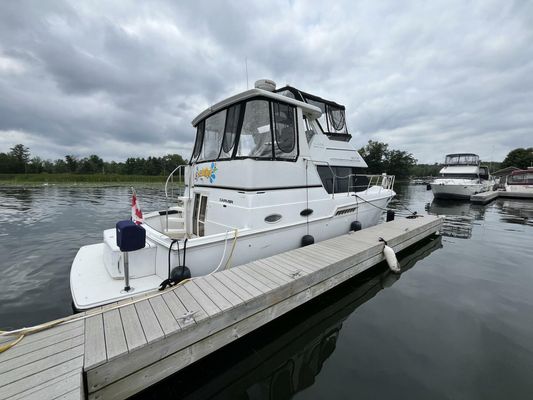 Carver 404 Cockpit Motor Yacht - main image