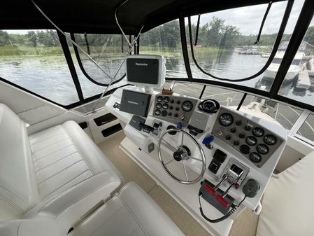 Carver 404 Cockpit Motor Yacht image