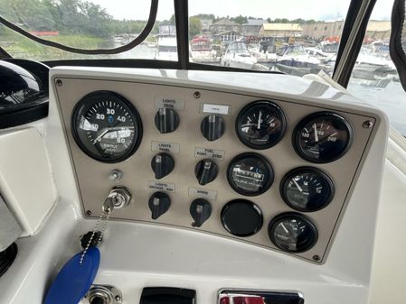 Carver 404 Cockpit Motor Yacht image