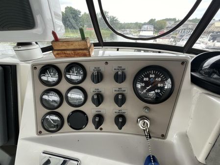 Carver 404 Cockpit Motor Yacht image