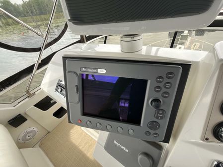 Carver 404 Cockpit Motor Yacht image