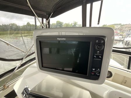 Carver 404 Cockpit Motor Yacht image