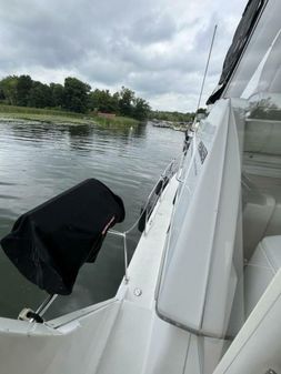 Carver 404 Cockpit Motor Yacht image