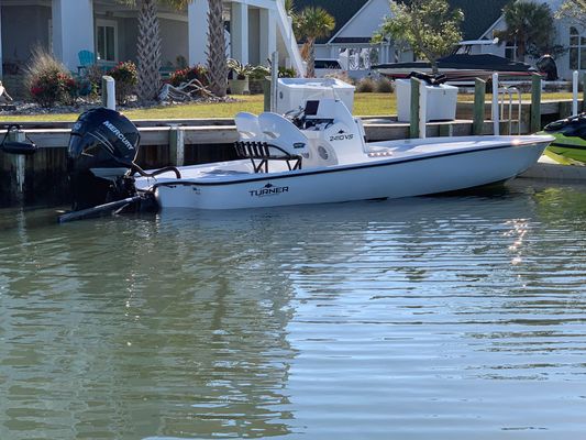 Turner Boatworks 2410 VS - main image