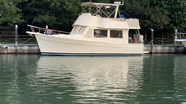 Mainship Trawler