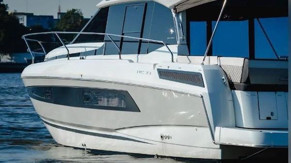 Jeanneau NC 33