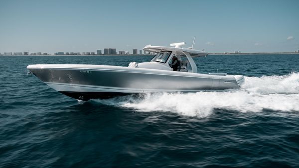Intrepid 407 Nomad SE