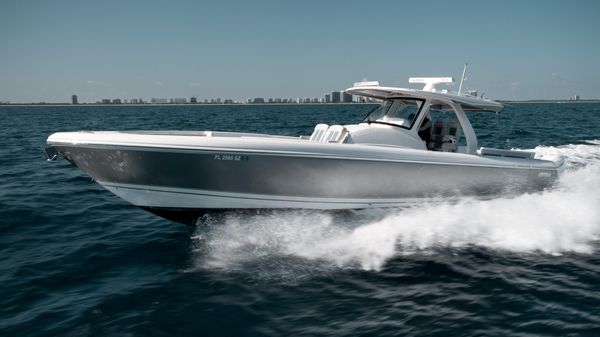 Intrepid 407 Nomad SE