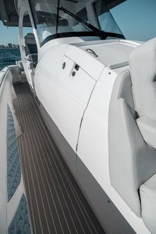 Intrepid 407 Nomad SE image