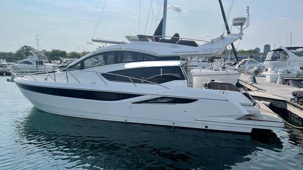Galeon 430 Skydeck 