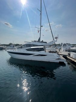 Galeon 430 Skydeck image