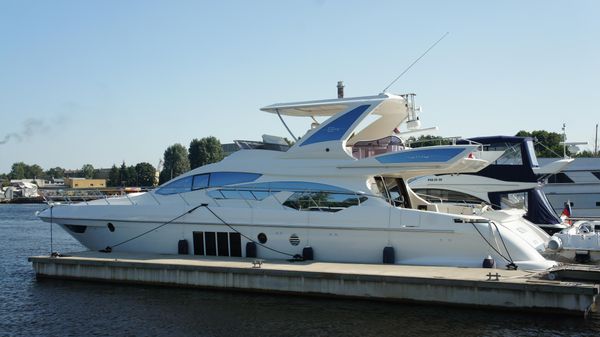 Azimut 64