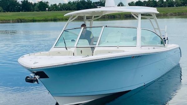 Cobia 330 Dual Console