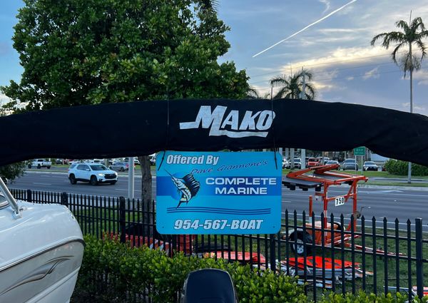 Mako Pro Skiff 17 CC image