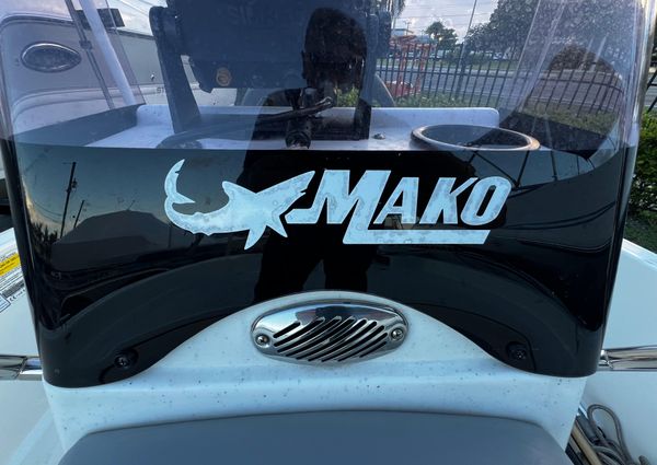 Mako Pro Skiff 17 CC image