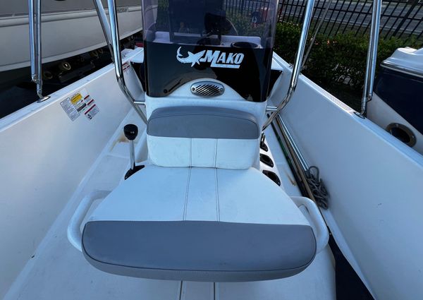 Mako Pro Skiff 17 CC image