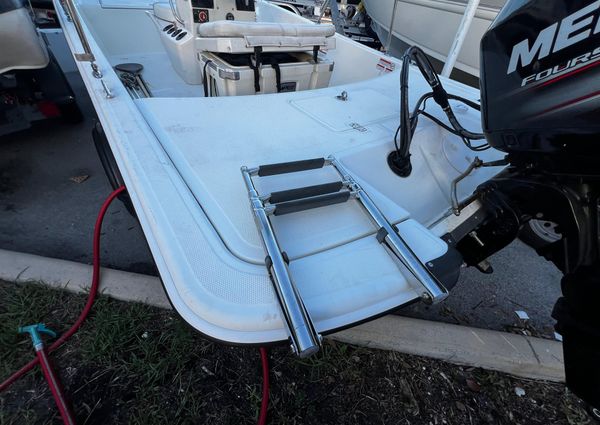 Mako Pro Skiff 17 CC image