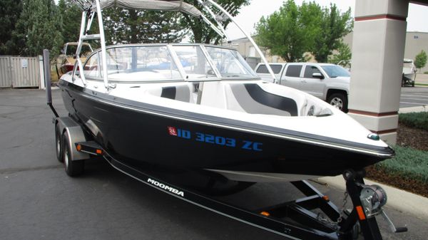 Moomba Outback LSV 