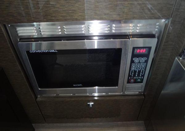 Cruisers Yachts 50 Cantius image