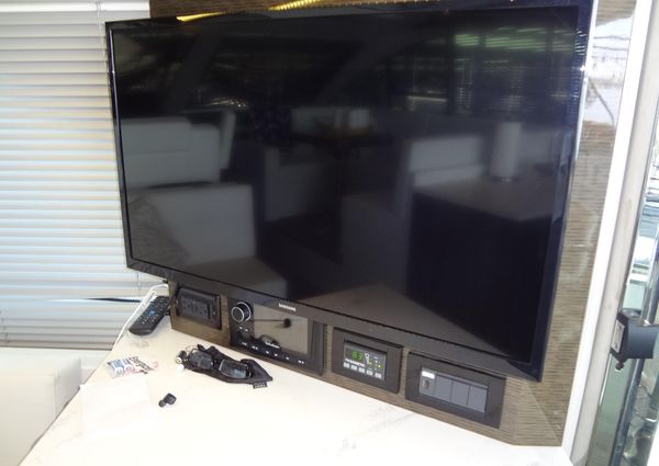 Cruisers Yachts 50 Cantius image