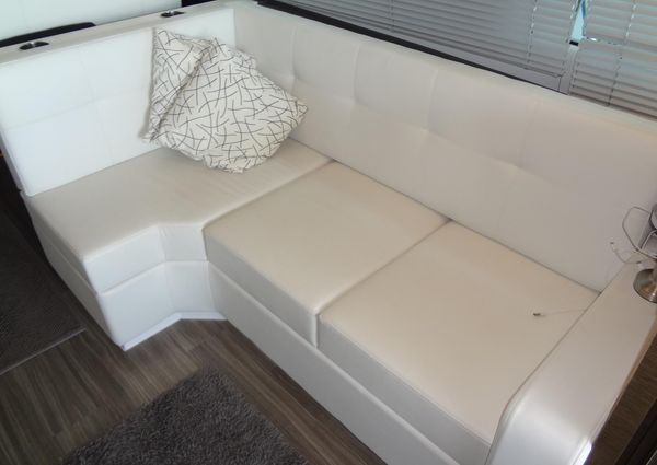 Cruisers Yachts 50 Cantius image