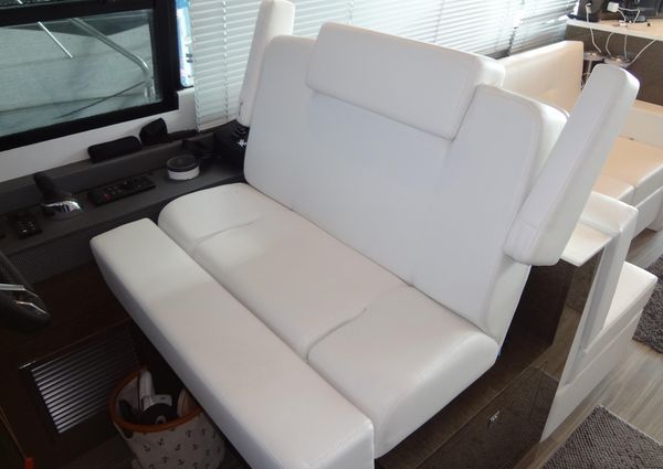 Cruisers Yachts 50 Cantius image