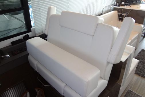 Cruisers Yachts 50 Cantius image