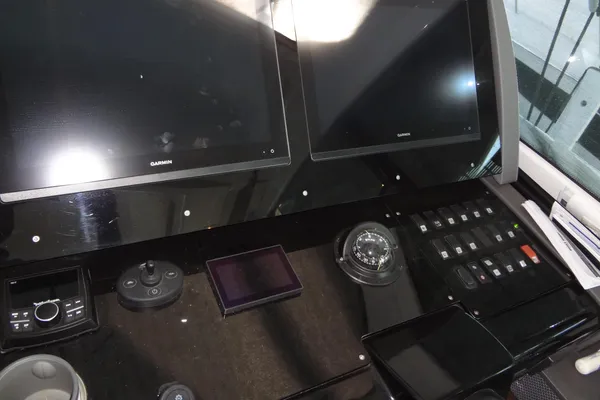 Cruisers Yachts 50 Cantius image